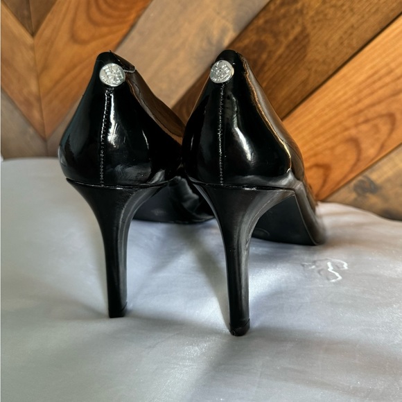 BCBGeneration Black Heel’s Sz 7B - Picture 10 of 16